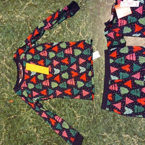 Christmas pj children size medium and matching dog pjs size medium - Picture 5 of 7